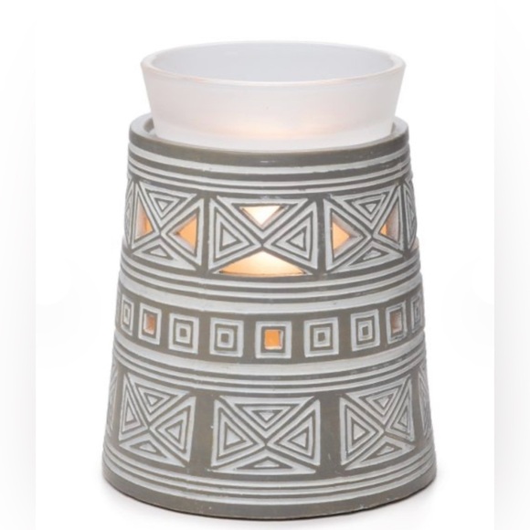 Hidalgo Scentsy Warmer - Picture 2 of 7